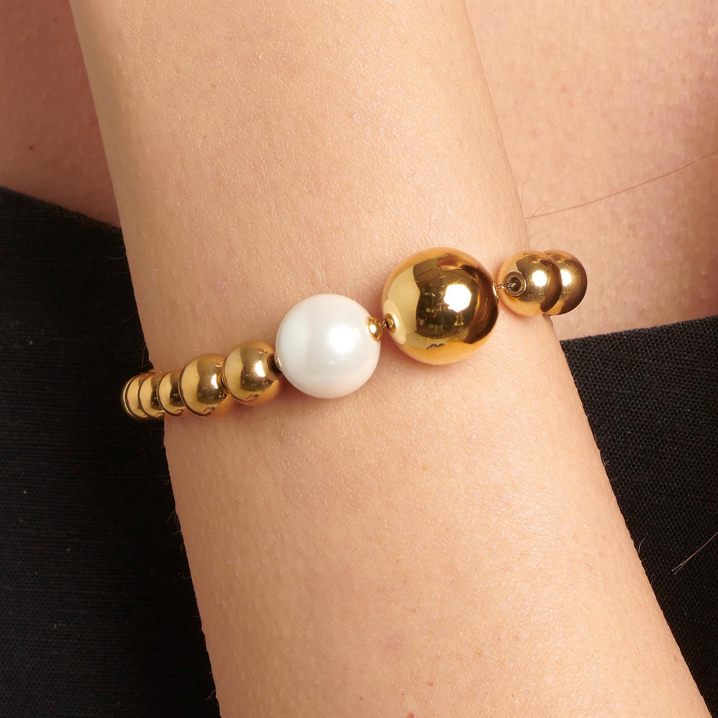 Women's Gold Pearl Bracelet